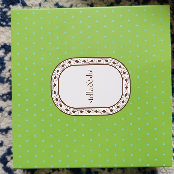 NIB Stella & Dot Gold Triple Strand Necklace - Picture 3 of 3